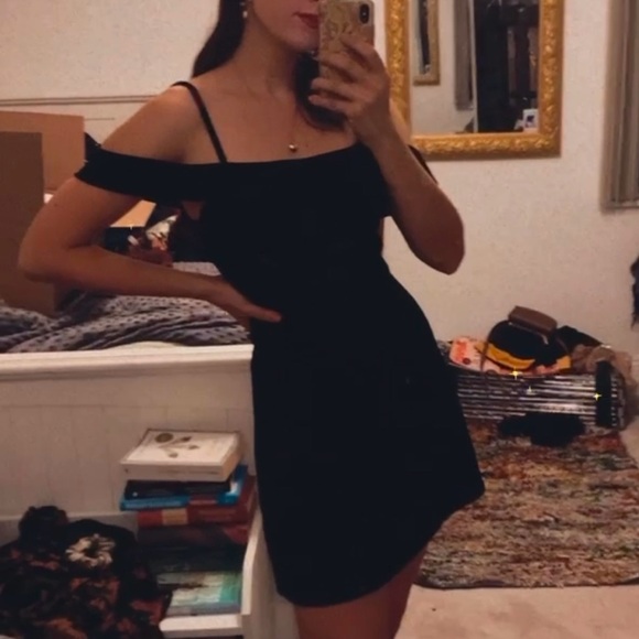 Honey Punch Dresses & Skirts - Honeypunch Off the Shoulder Black Velvet Dress
